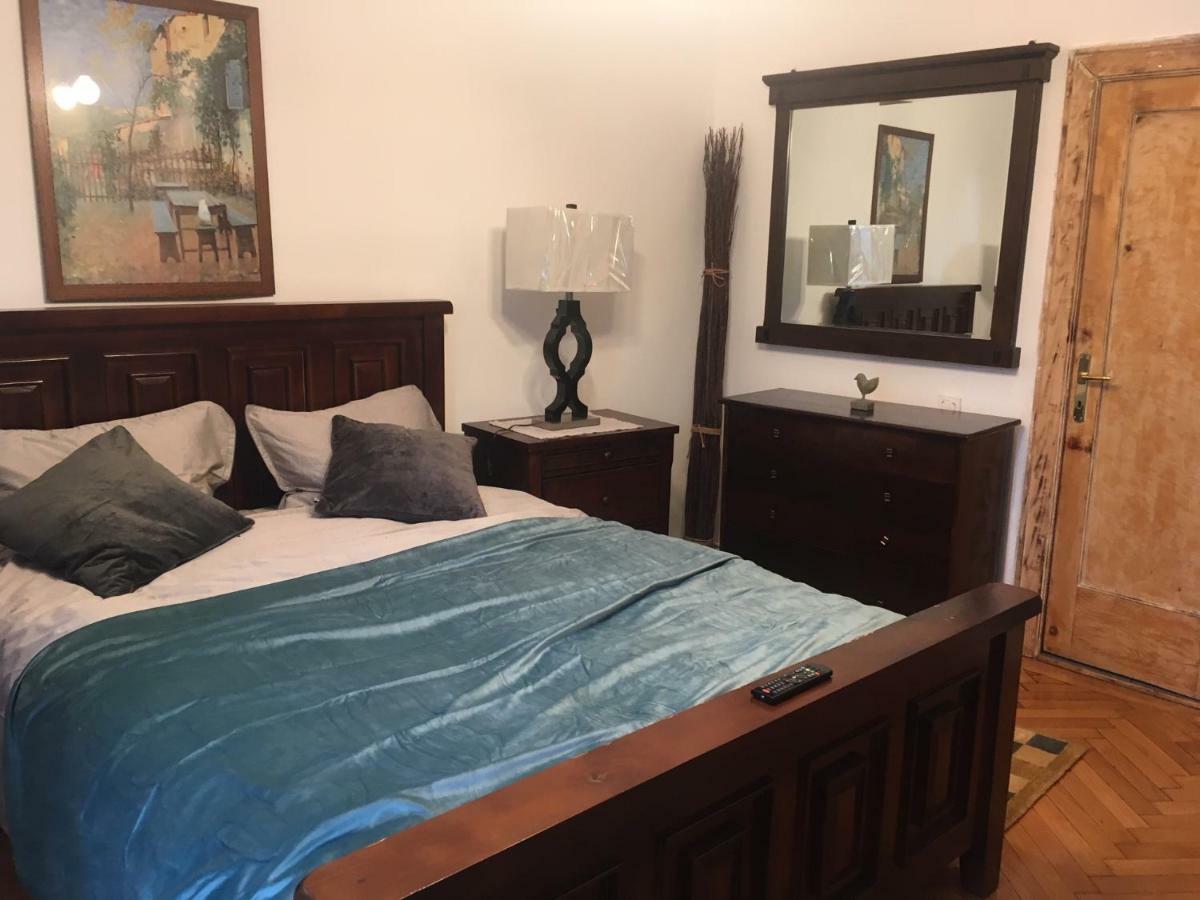 Vintage Apartment Букурещ Екстериор снимка